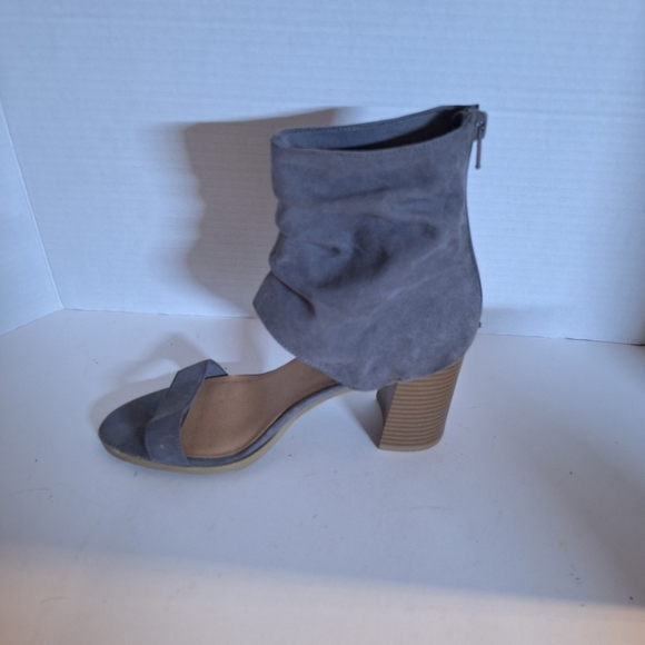 Brash Gray Women's Heels - Picture 5 of 6